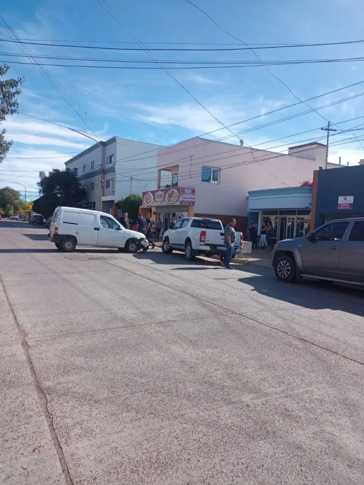 Ayudaron los vecinos. Fotos gentileza.