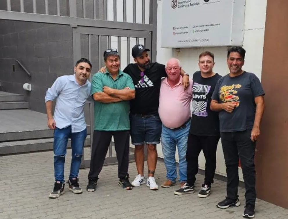 Los integrantes de la asociación luego del primer encuentro de trabajo. 