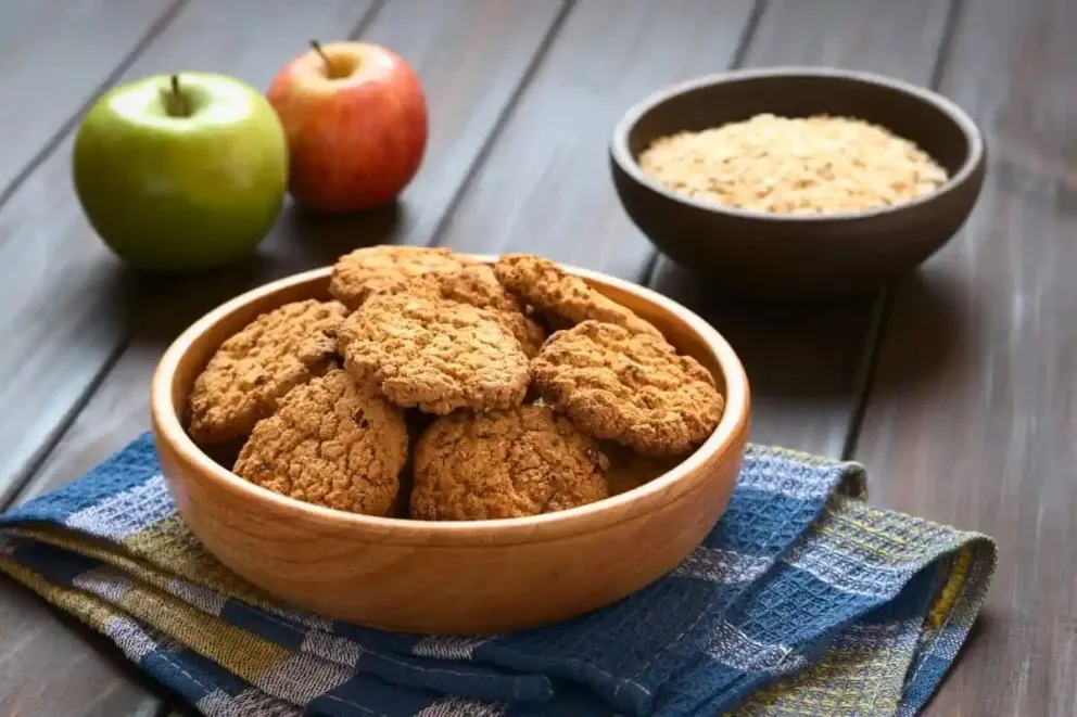 Galletitas de avena y manzana en cuatro pasos.