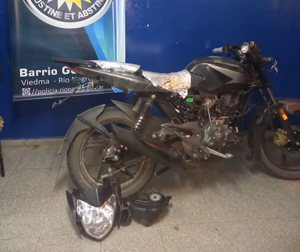 La rápida acción policial permitió recuperar el vehículo.