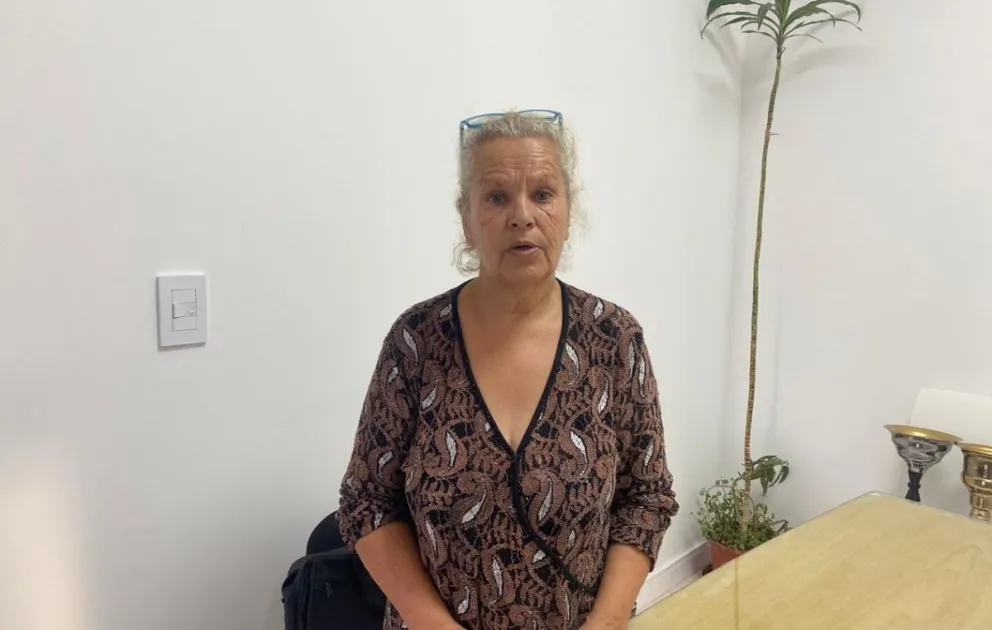 La jubilada de Viedma acudió al edificio de NoticiasNet para elevar su reclamo. 