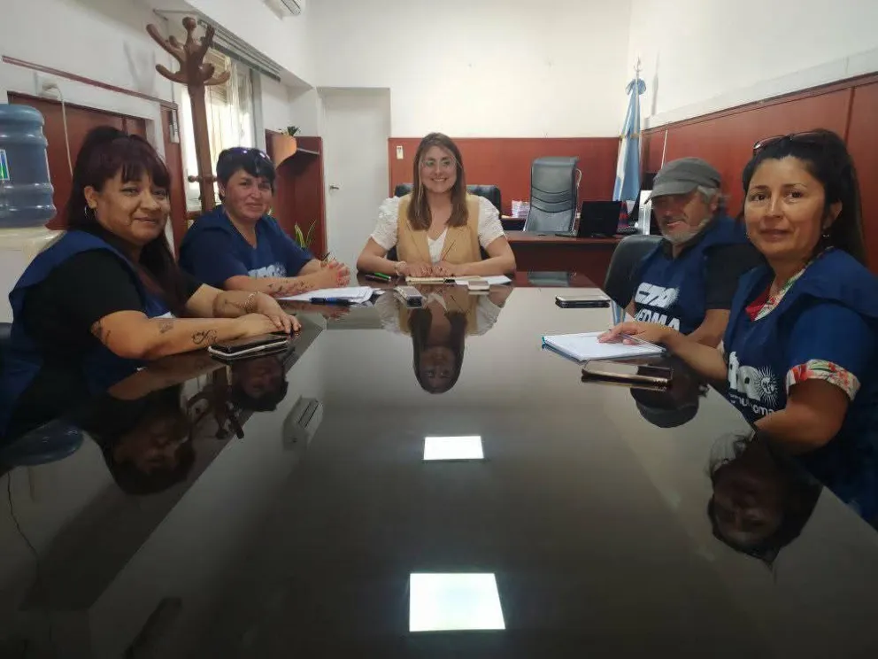Hubo reuniones con la titular de IPROSS, para avanzar en actualizaciones salariales (Foto archivo).