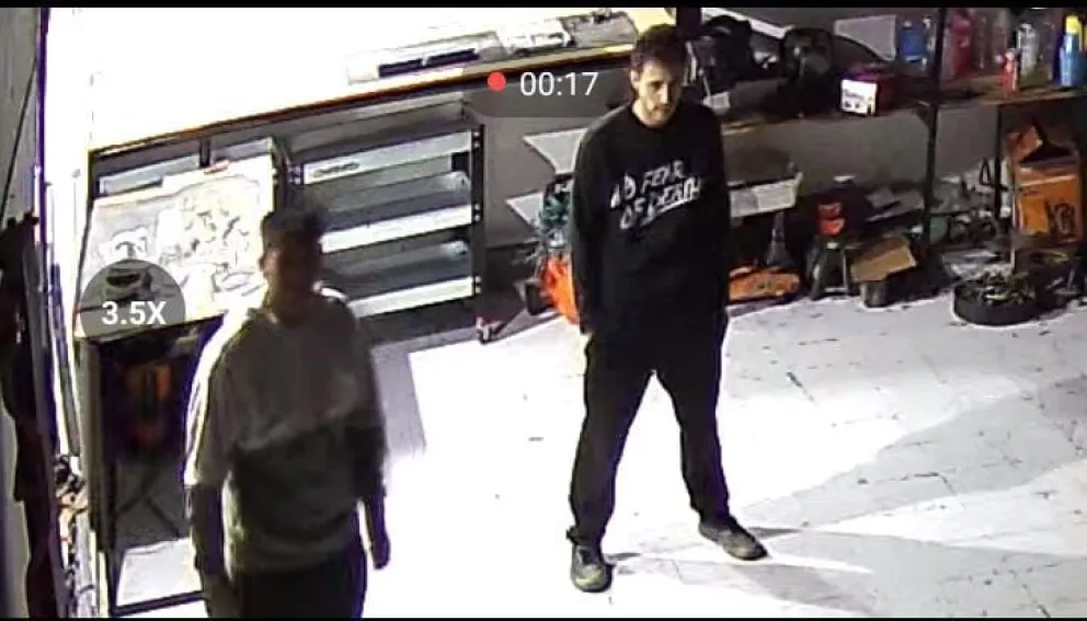 La Policía lo encontró en el taller, lo detuvieron con varias pruebas y quedó libre.