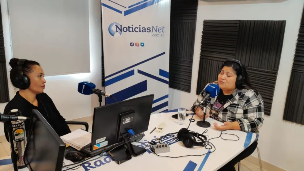 La cantante nacida en la región visitó los estudios de Radio Noticias.