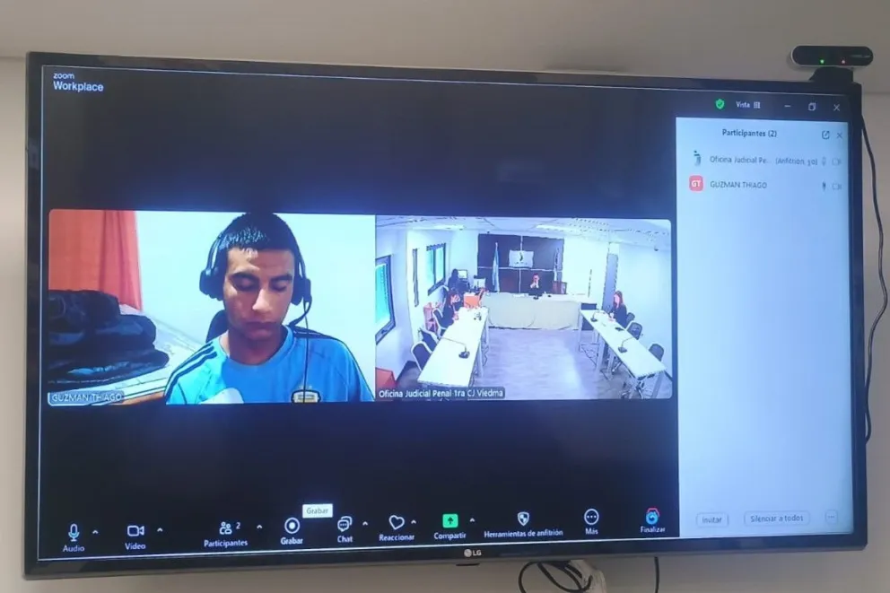 El acusado participó de la audiencia a través de videollamada.