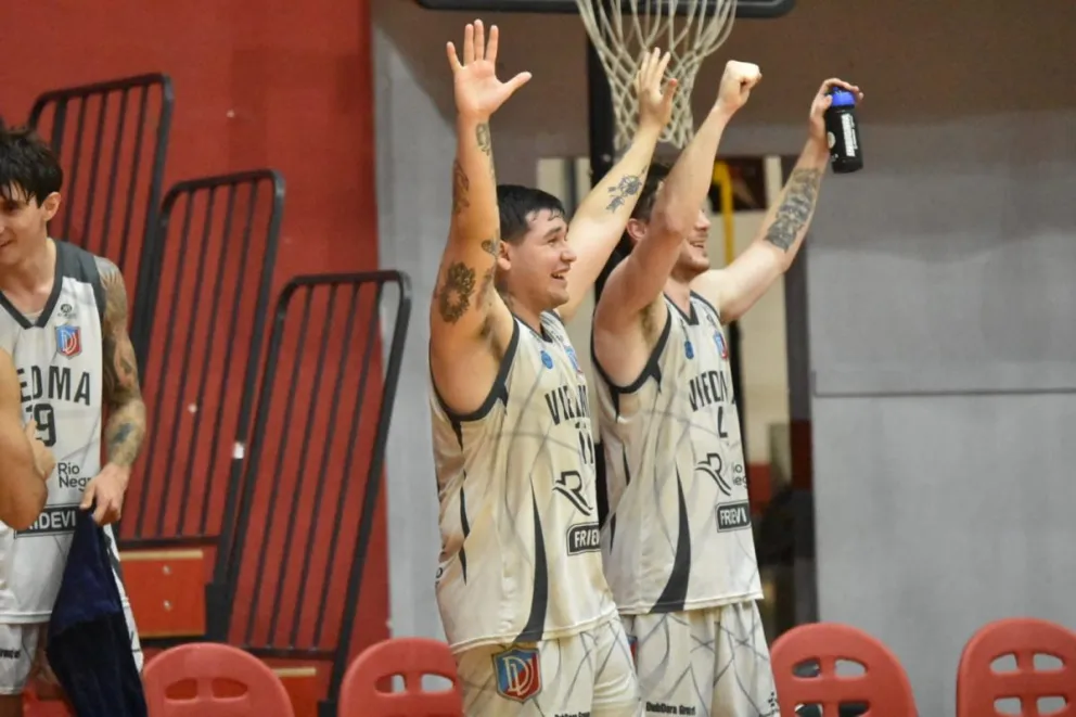 Deportivo Viedma sigue en su mejor momento en la Liga Argentina de Básquet. 