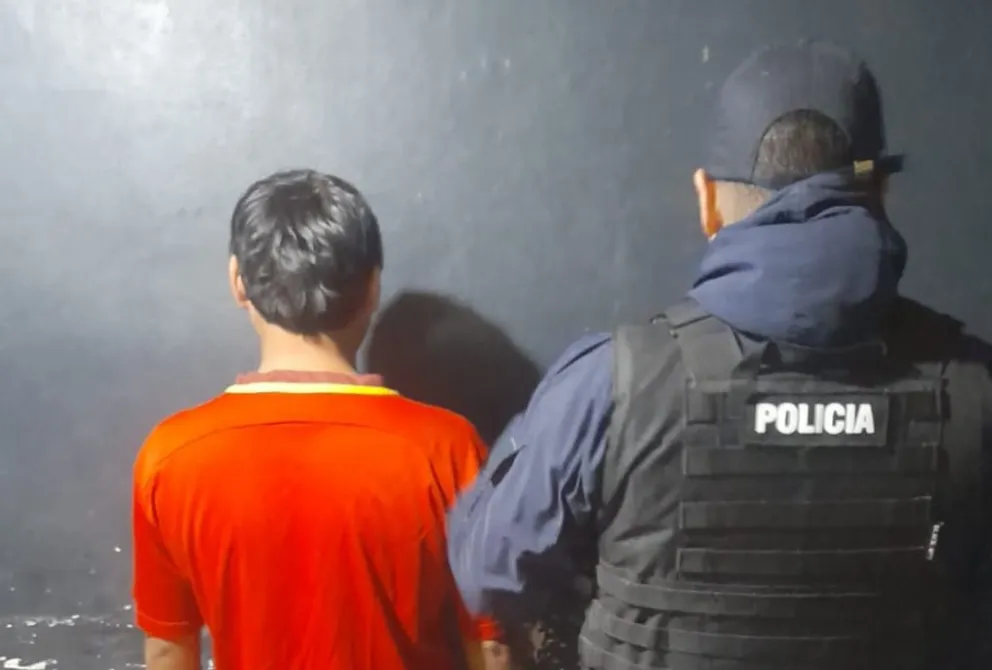 El sujeto que fue a parar a la unidad policial. Foto gentileza.