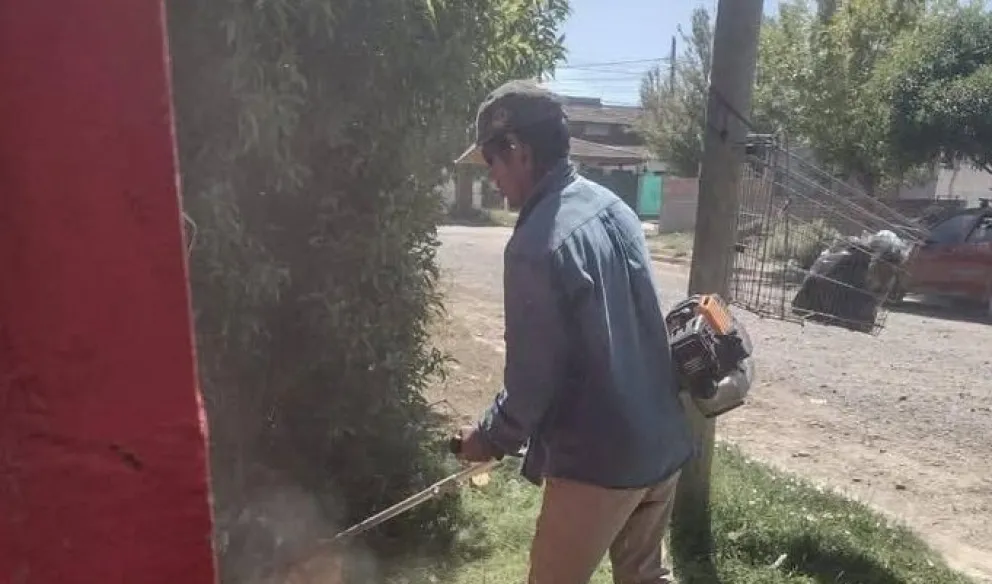 César, que se dedica a hacer changas, no encuentra trabajo 