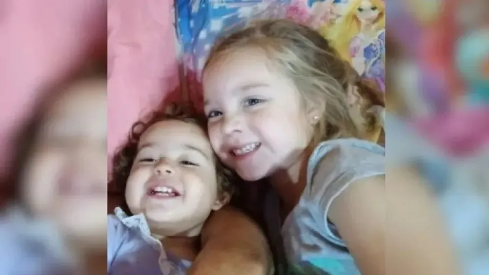 Las hermanitas Pilar y Delfina Hecker fueron arrastradas por la corriente. 