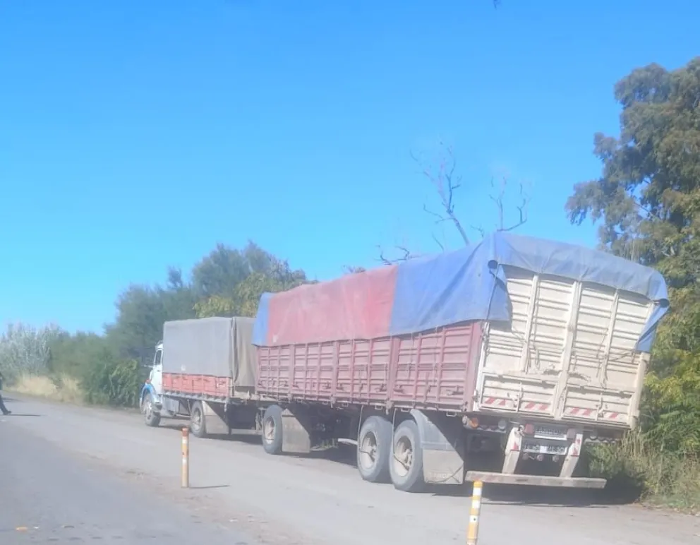 Quedó varado apenas pasó por el control de la ex ruta 3. Foto gentileza.