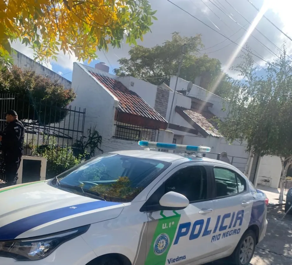 Los delincuentes torcieron las cámaras para evitar su incursión.