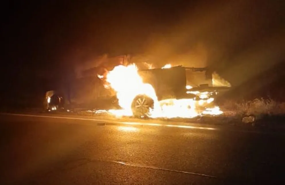 Iban de Comodoro Rivadavia a Mendoza. Fotos gentileza: FM Éxitos/General Conesa.