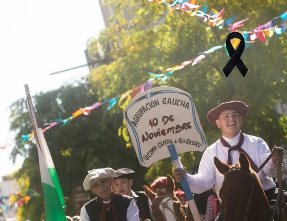 Anuncio con cinta de color negro por Francisco.