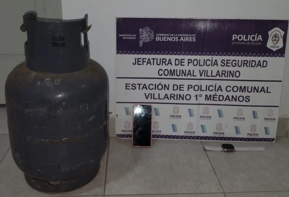 Los elementos recuperados por personal policial.