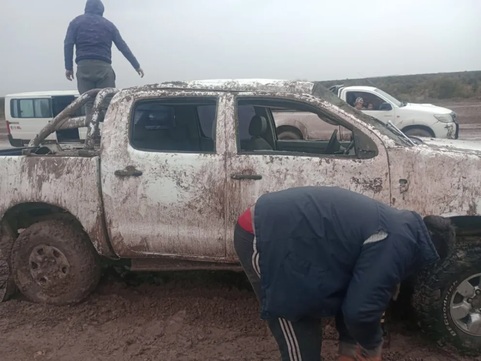 El personal policial y los bomberos prestaron las primeras atenciones. 