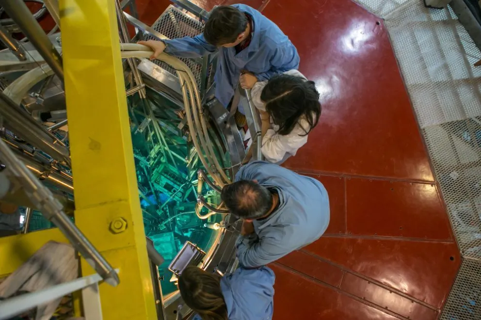 Estudiantes de la especialización en aplicaciones tecnológicas de la energía nuclear 2025.