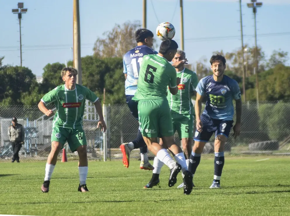 Kimberley y Sol de Mayo se medirán en busca de quedarse con el segundo lugar en la zona. Foto Vanesa Schwemmler (archivo).