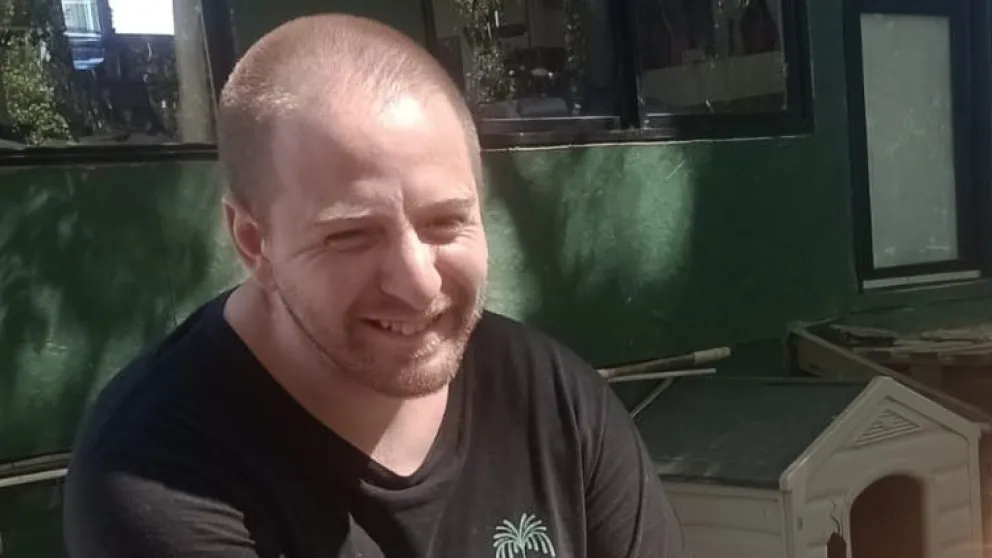 Santiago Moreno, viedmense de 31 años, no aparece desde la tarde de ayer. 