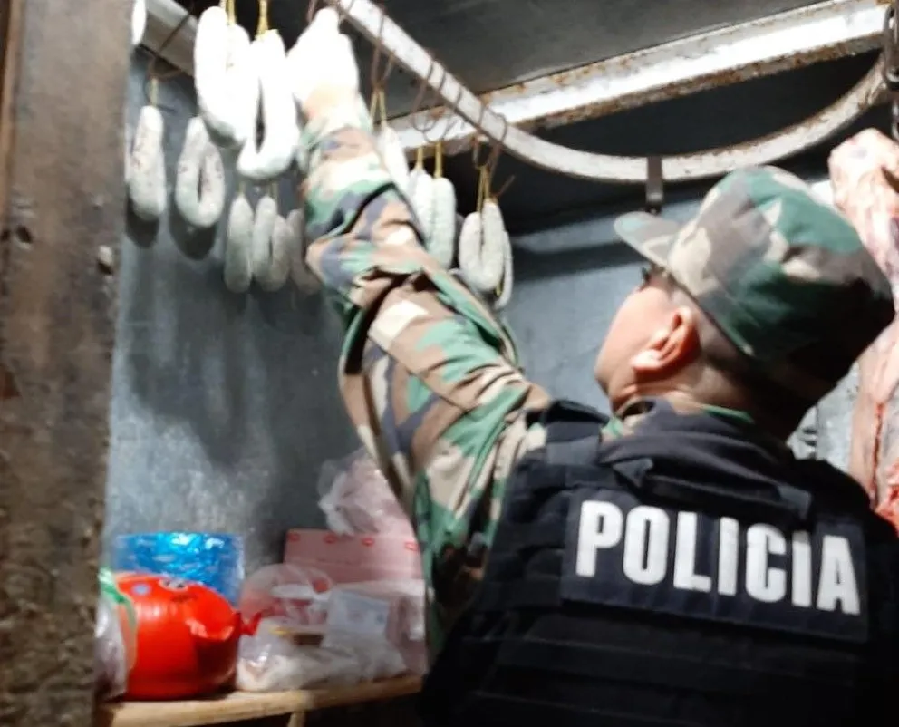 El personal policial  decomisó mercadería que superó los 141 kilos.