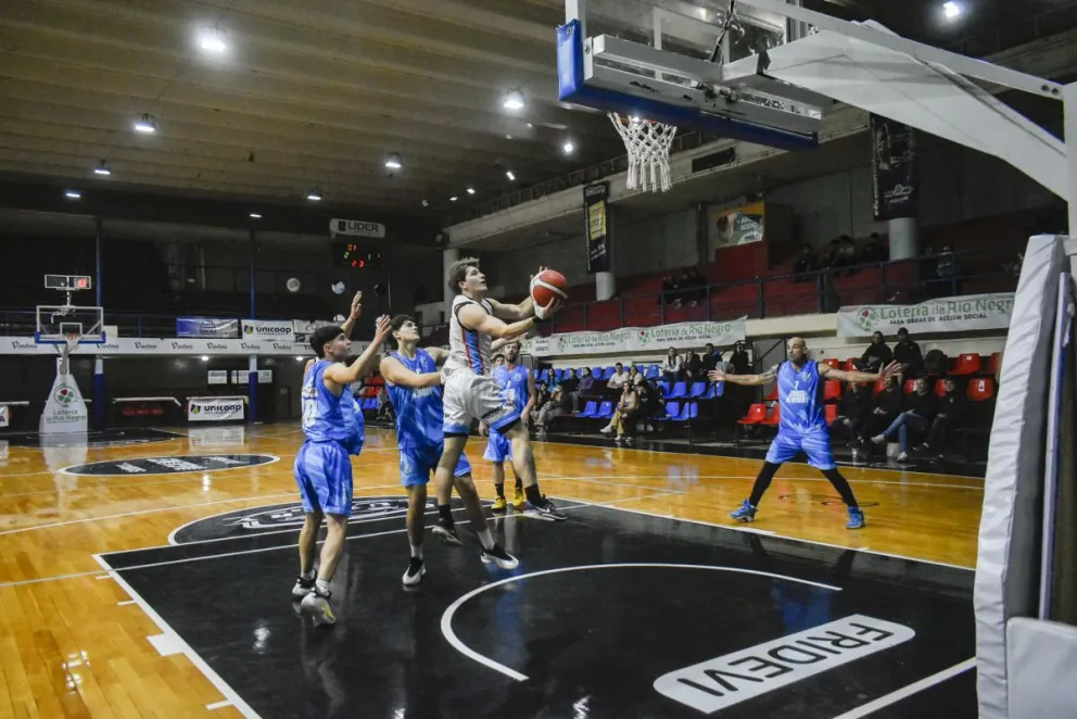 Depo Viedma busca el liderazgo. Foto archivo.