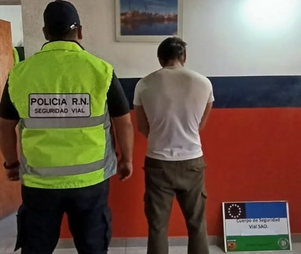 La historia de un viaje que terminó en esposas.