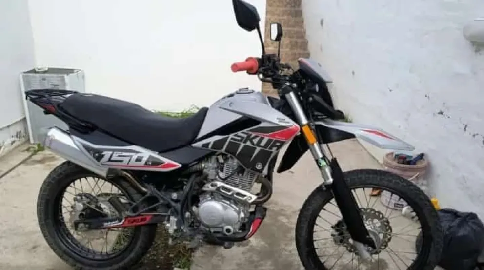 La moto marca Skua que le robaron al docente.