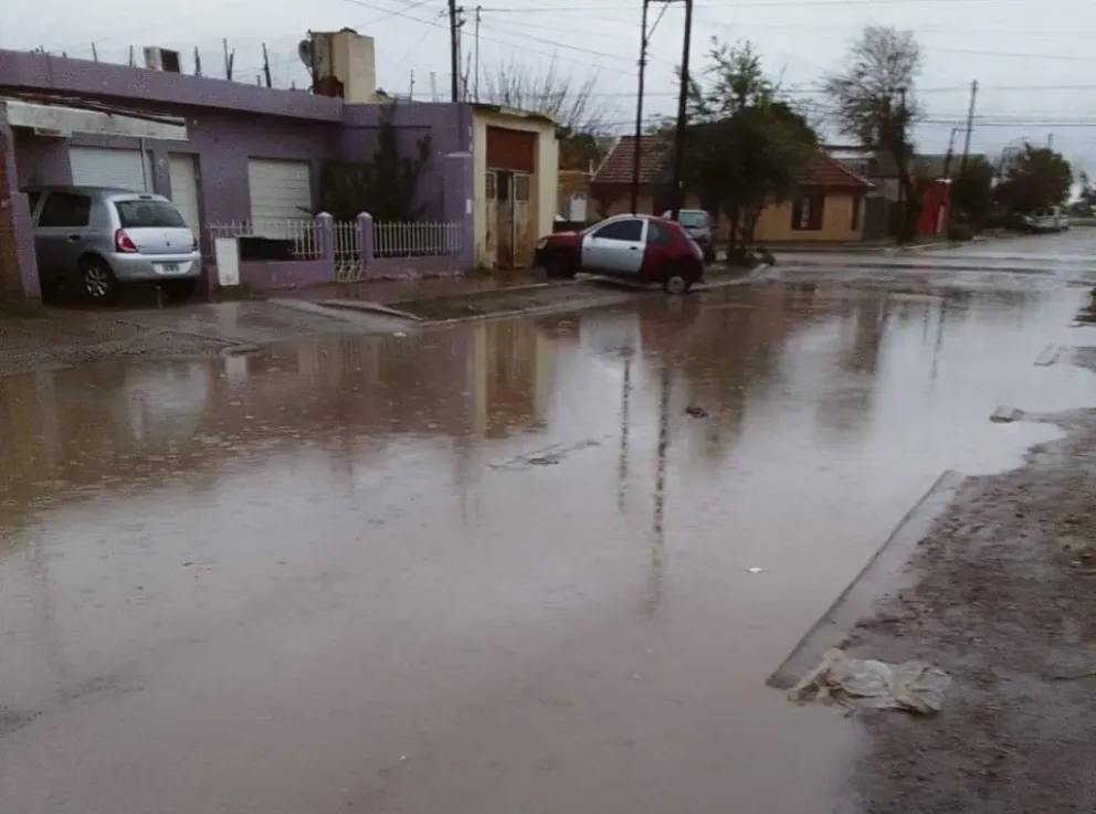 Así quedó la calle luego del temporal de lluvia de este martes. 