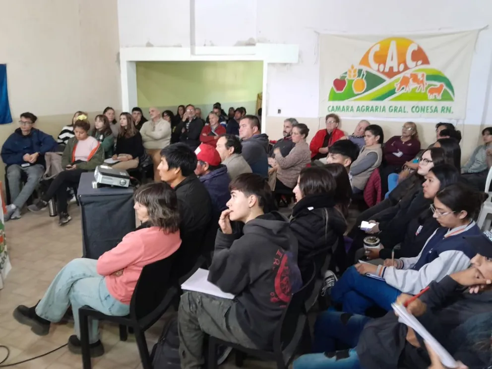 Marcado interés en la jornada de Conesa sobre manejo del suelo. 