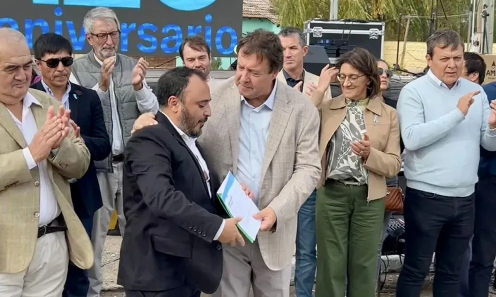  El gobernador junto al intendente Sepúlveda.