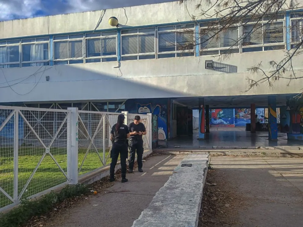 El colegio 8, donde la docente dictó clases de historia y geografía. Foto archivo.