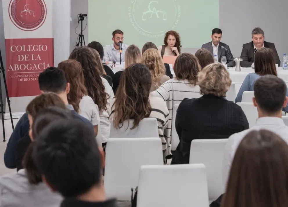 Se refuerza su compromiso con la formación constante de sus matriculados.