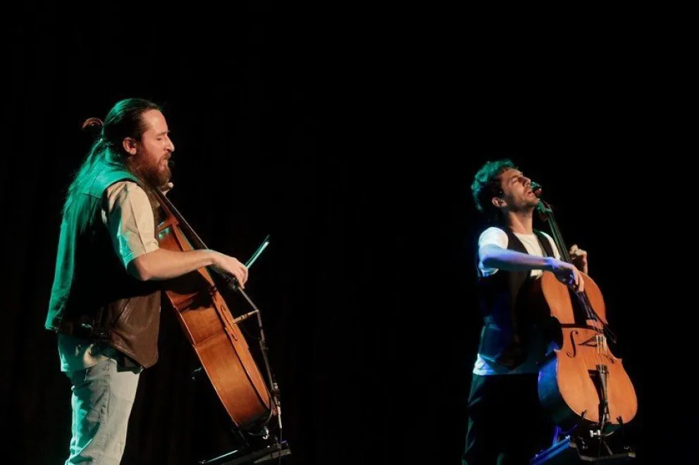 El dúo CheChelos se presentará en el Centro Municipal de Cultura.