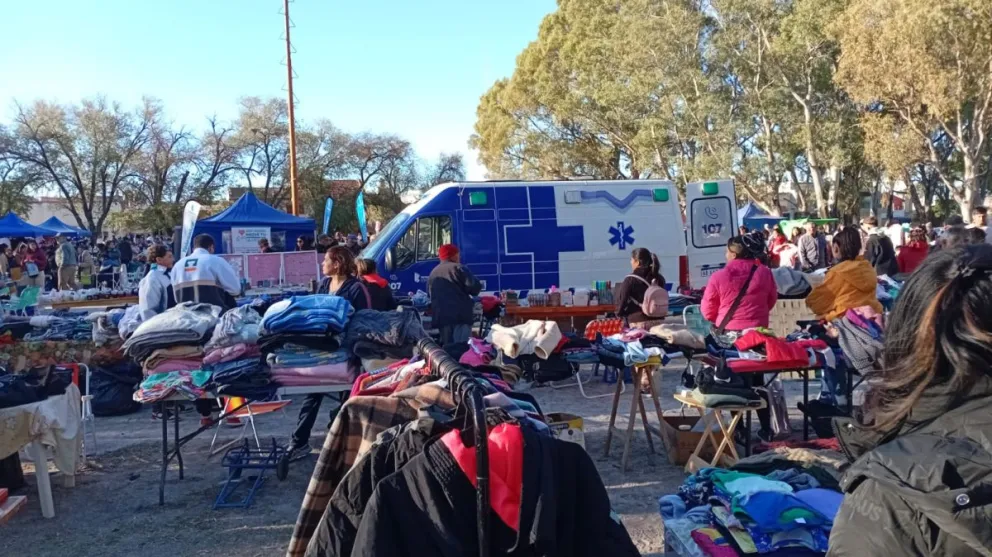 Los feriantes se organizaron para ayudarlos en este difícil momento.