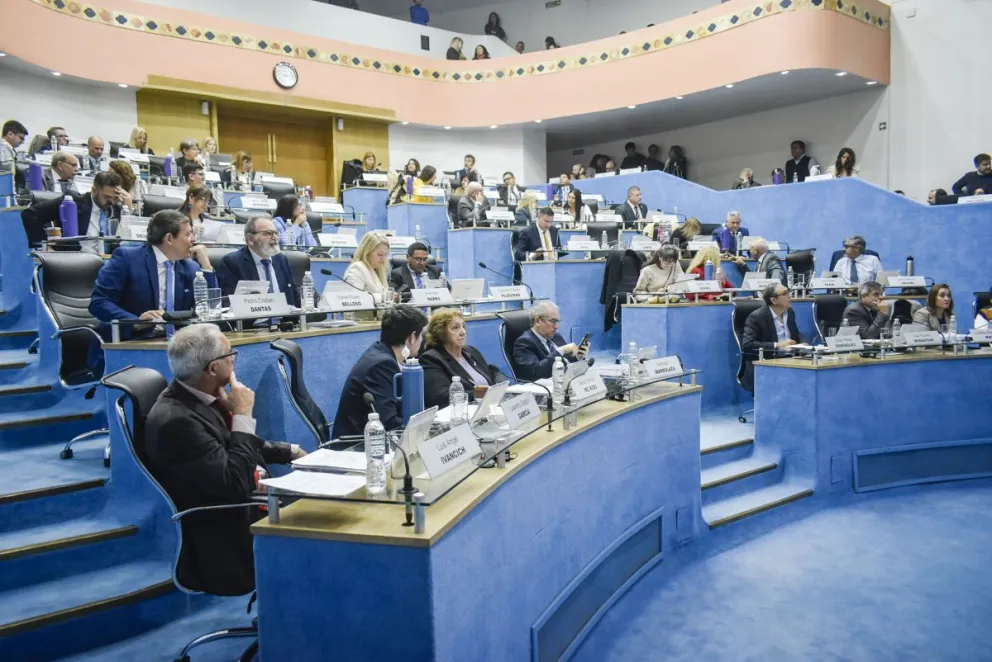 Los legisladores trataron, entre otros proyectos, el Vaca Muerta Oil Sur