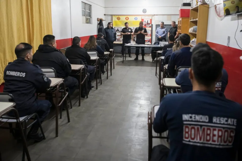 Compromiso de la fuerza con la excelencia operativa y la protección de la comunidad.