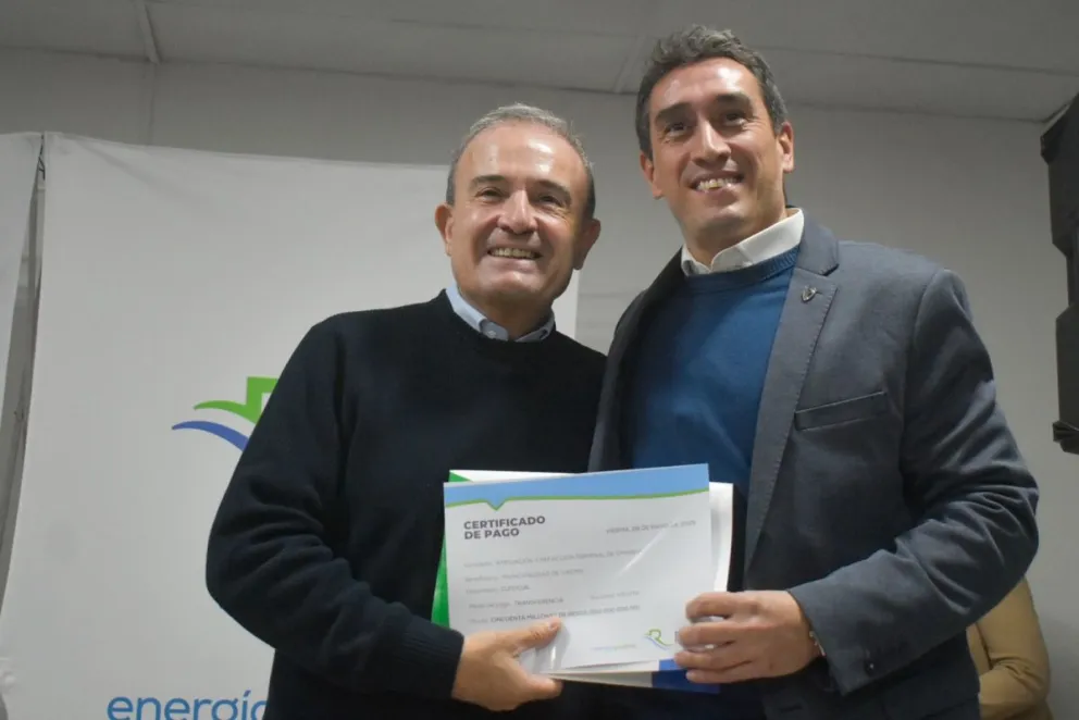 El jefe comunal junto con el vicegobernador Pesatti. (Fotos: Vanesa Schwemmler).