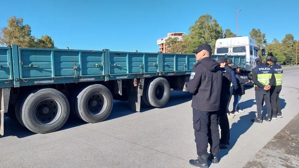 Las trabajos de campo se desarrollaron en cercanías al Puente Basilio Villarino.