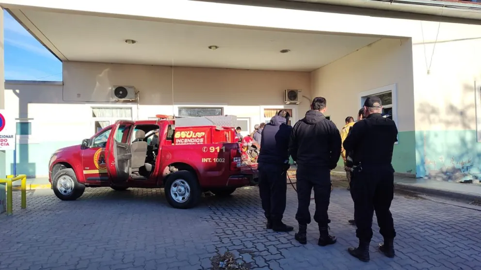 Una dotación de bomberos trabajó en el sitio. Foto NoticiasNet. 