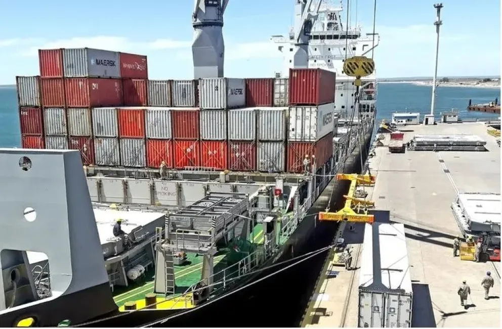 Puerto San Antonio Este. 