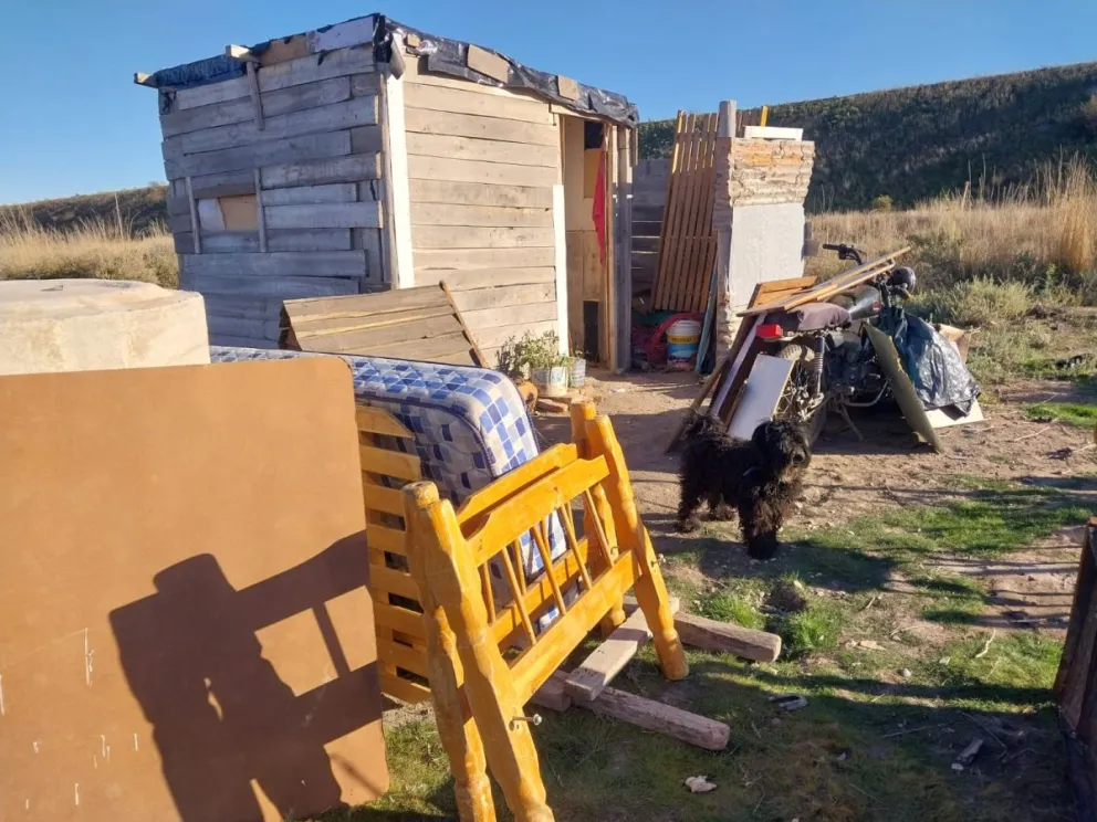 Elementos donados por vecinos de Viedma y Patagones. Foto de Rosanna Alonsi, emprendedora de "Esmeralda Mudanzas"