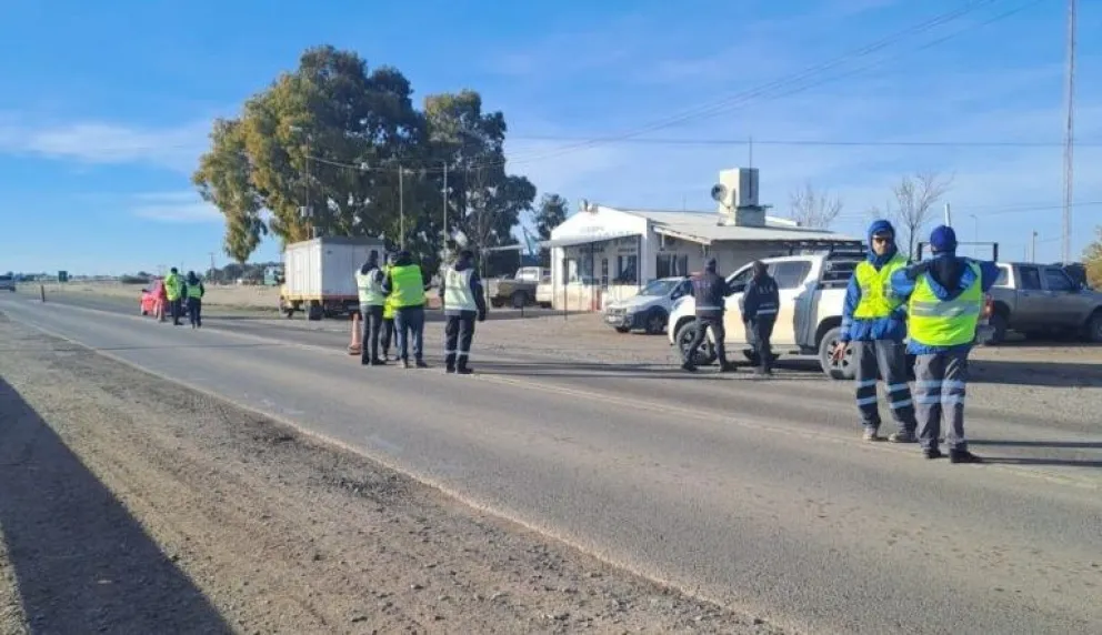 El persona policial desplegó intensos operativos de seguridad en Viedma y zonas aledañas. Foto de archivo NoticiasNet.