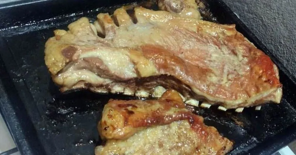 Asado de capón al horno, una delicia tradicional de toda la Patagonia. 
