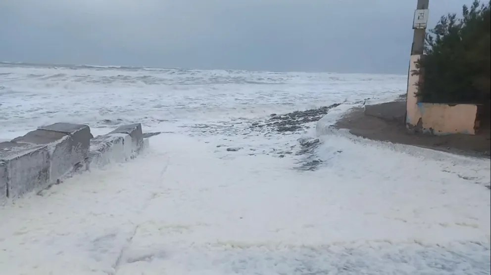 Impactante marea en la villa marítima. Imágenes de gentileza.