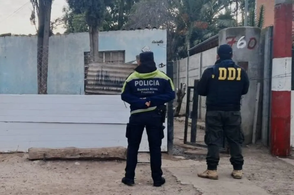 El personal de Policía Comunal encabezó el operativo de allanamiento.  