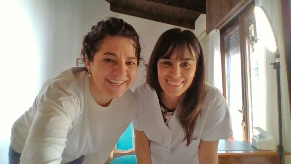 La médica fisiatra Silvina Goñi, y la psicóloga Ivana Dukart estarán a cargo del espacio (Foto: gentileza)