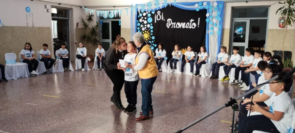 Entregaron 305 certificados en el Día de la Bandera.