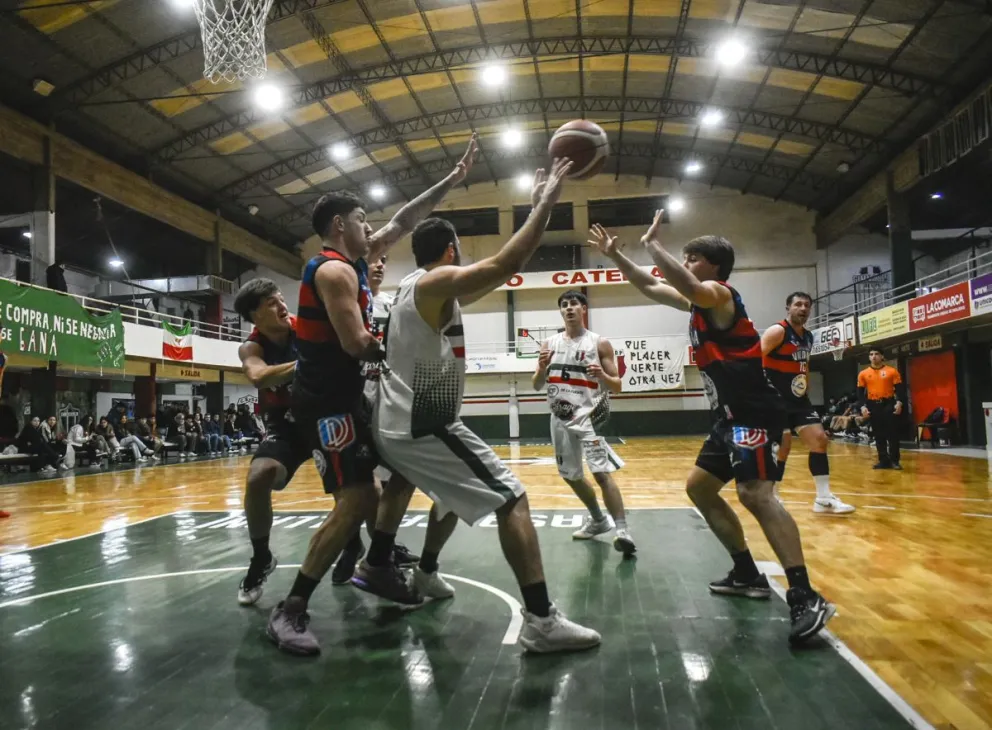 El feriado cerrará una nueva fecha del básquet local. 