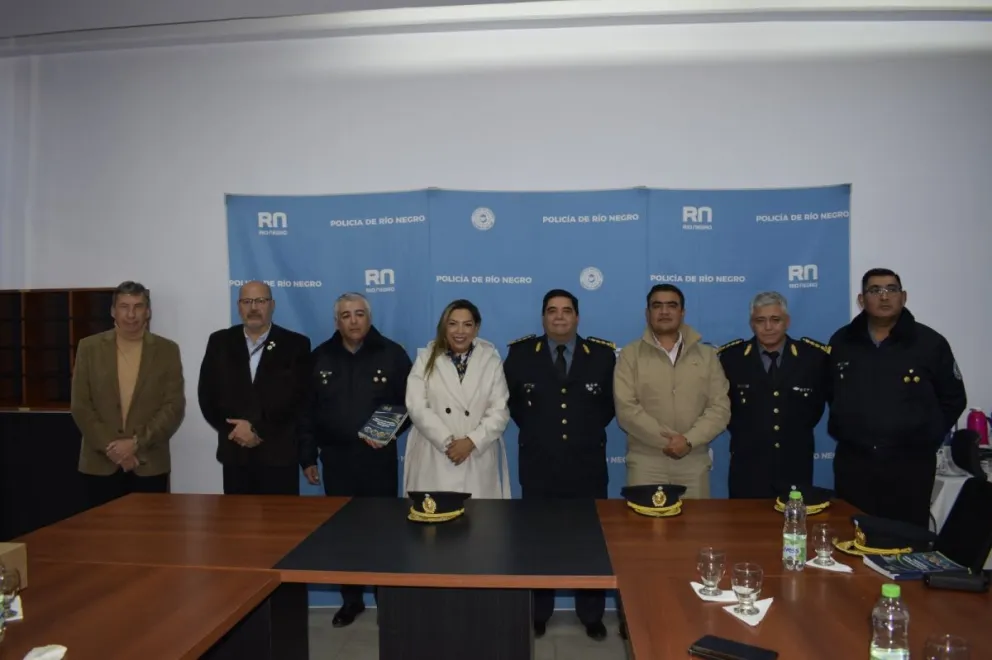 Los capacitadores colombianos visitaron las instalaciones de la Jefatura policial.