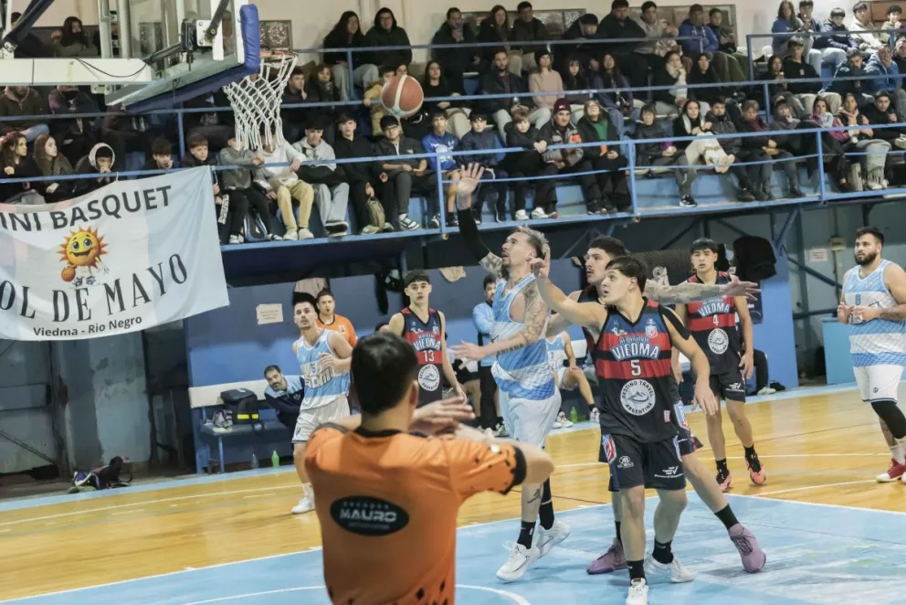 Depo Viedma se quedó con el primer juego de la final. 