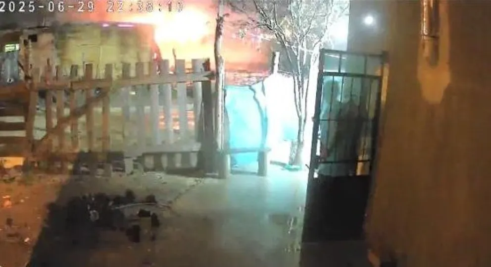 La casilla desde la cámara de seguridad de un vecino 